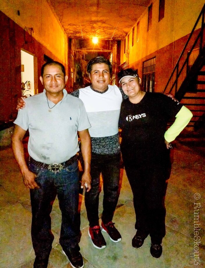 Standing up and ready to fight against the Empire, Benjamin Ramírez with parents Imelda Reyes and Alex Ramírez in 2017 were defiant! Gratitude of Elotero