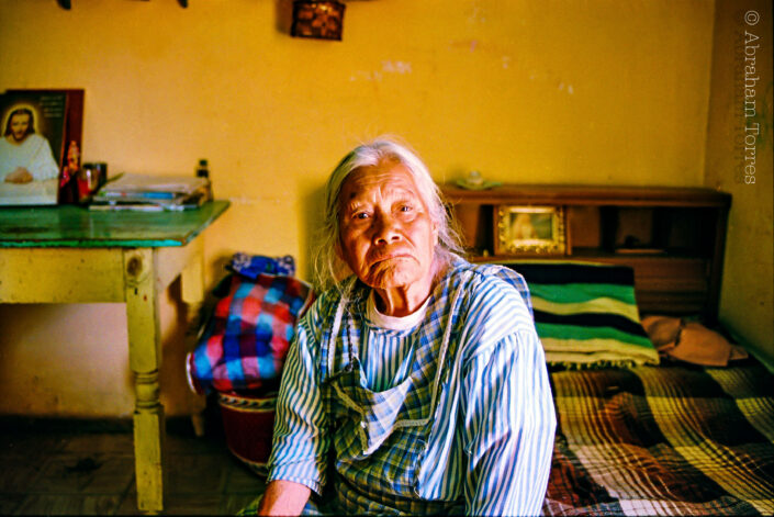 Abuelita Reina de Tepeaca (Indigenous Grandma) (México Fine Art Collection) (mexican female) (35mm portrait) Puebla